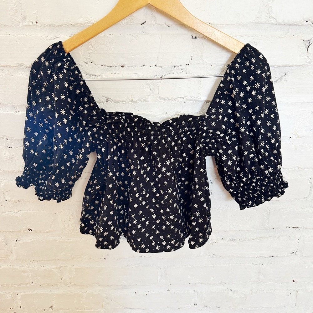 Urban Outfitters Puff Sleeve Square Neck Cropped Blouse – Size Small